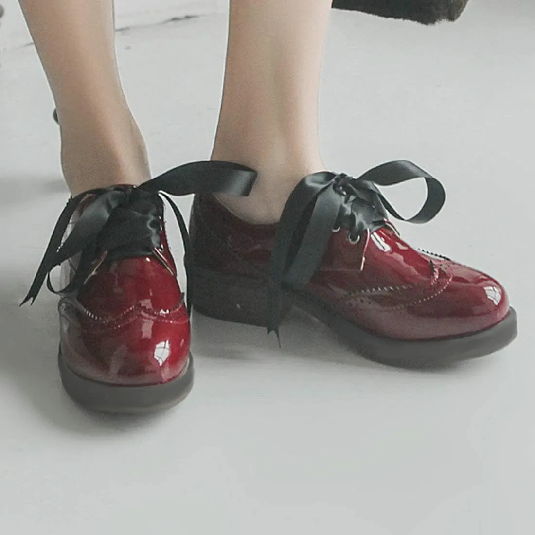 AIMODOR Womens Lace Up Flat Wingtip Oxford Patent Leather Chunky Low Heel Brogue Shoes
