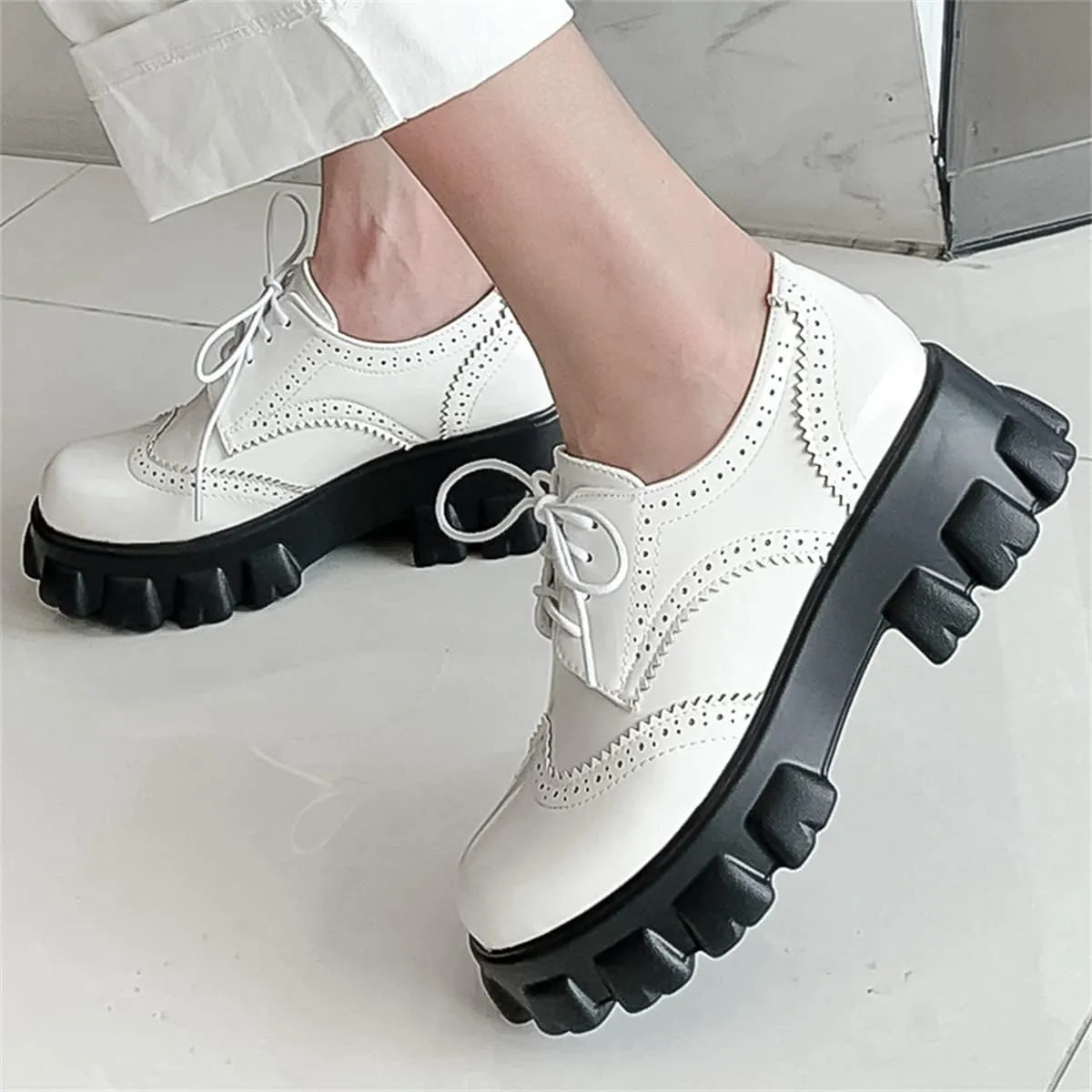 Betastella Women's Patent Leather Oxfords Chunky Heels Lace Up Brogue Shoes