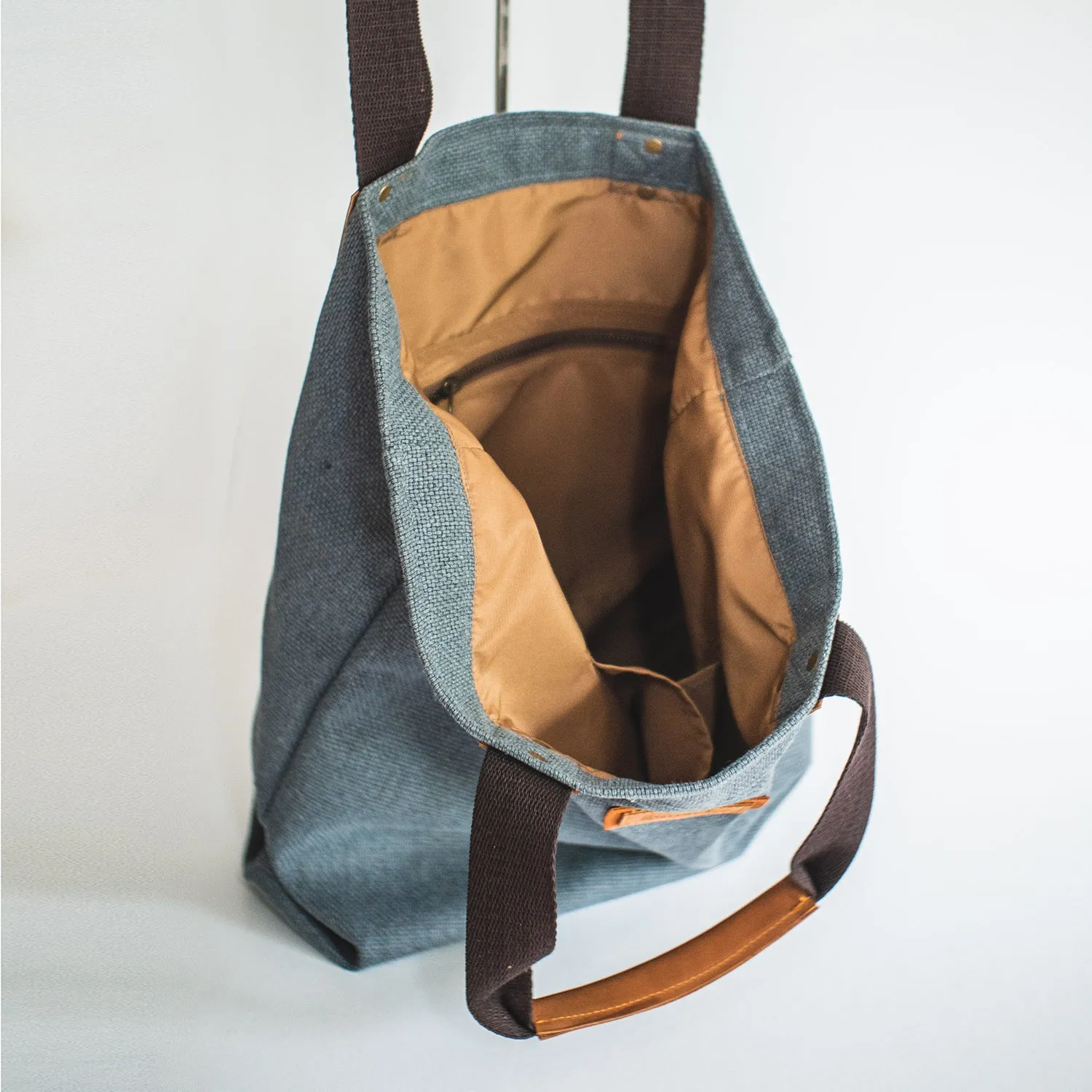 Gouache Jacinda Jute Tote Bag