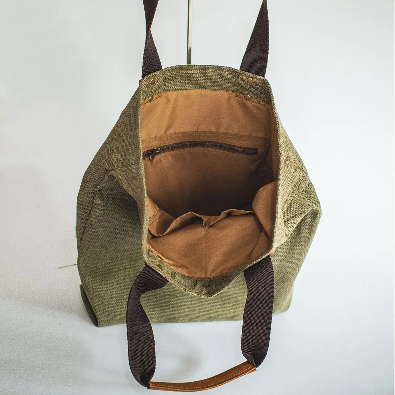 Gouache Jacinda Jute Tote Bag