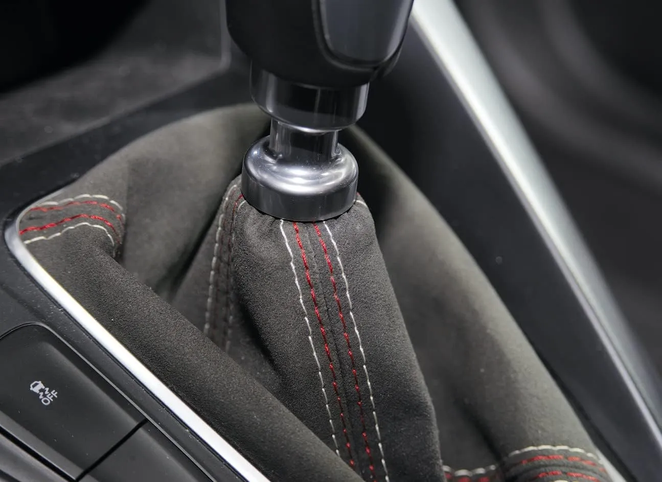 RedlineGoods Shift Boot - RS/ST 6-SPD Compatible with Ford Focus Mk3 2015-18. Tailor Made - not Universal. Genuine top-Grade Italian Black Suede (Alcantara) with Red Thread