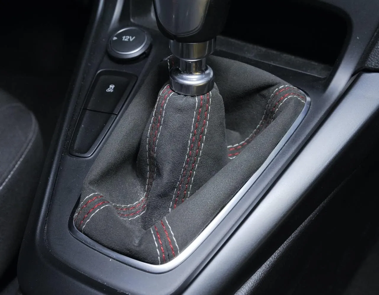 RedlineGoods Shift Boot - RS/ST 6-SPD Compatible with Ford Focus Mk3 2015-18. Tailor Made - not Universal. Genuine top-Grade Italian Black Suede (Alcantara) with Red Thread