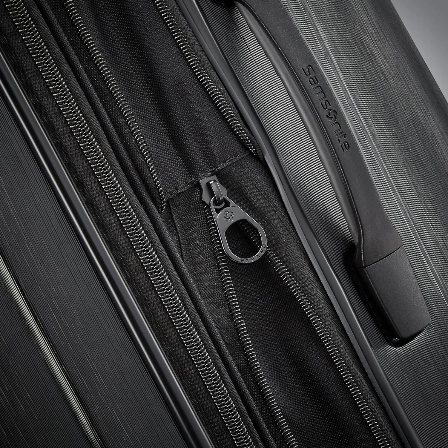 Samsonite Centric 2 Hardside Expandable Luggage with Spinner Wheels, Black, Checked-Large 28-Inch