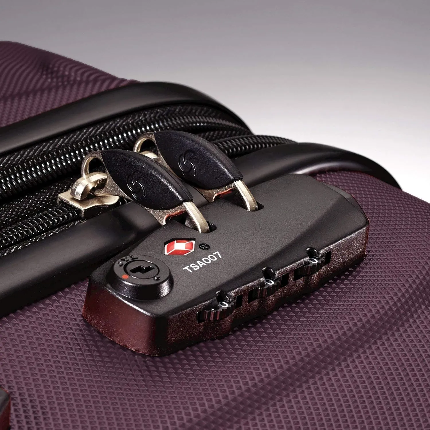 Samsonite Omni PC Hardside Expandable Luggage with Spinner Wheels, Purple, Checked-Medium 24-Inch