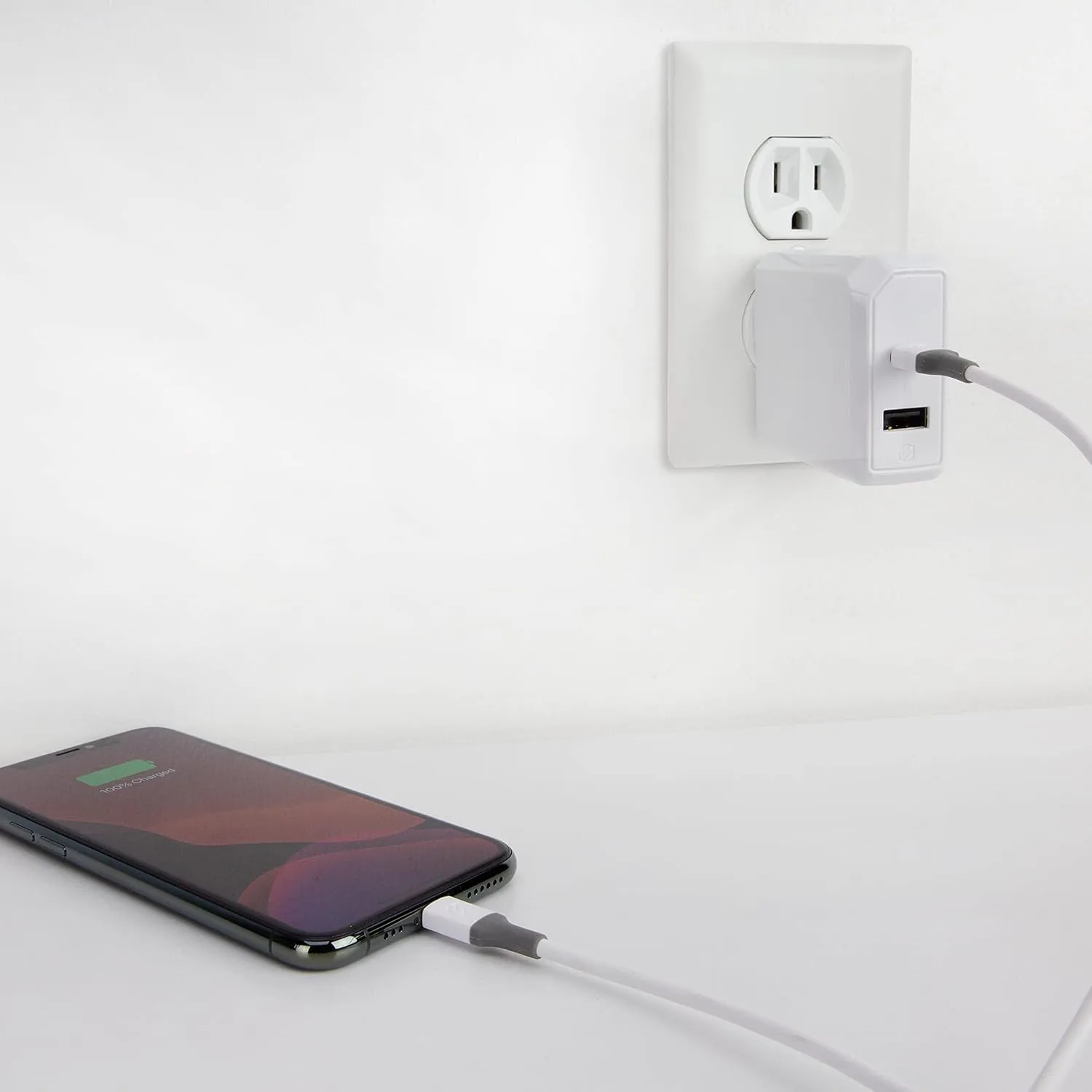 Scosche Ci44WG-SP Strikeline MFI Certified Lightning Charge & Sync Cable for All Lightning Devices 4-ft. White/Gray