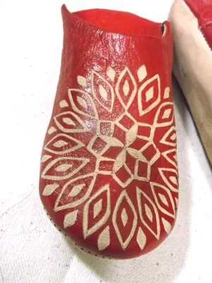 Slippers, Leather slipper,for women USA Babouche marocaineSlippers, Leather babouches Reb, Black, Engraved leather,For women- Slippers -handmade